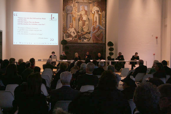 Dibattito nel Salone d'onore de La Triennale di Milano